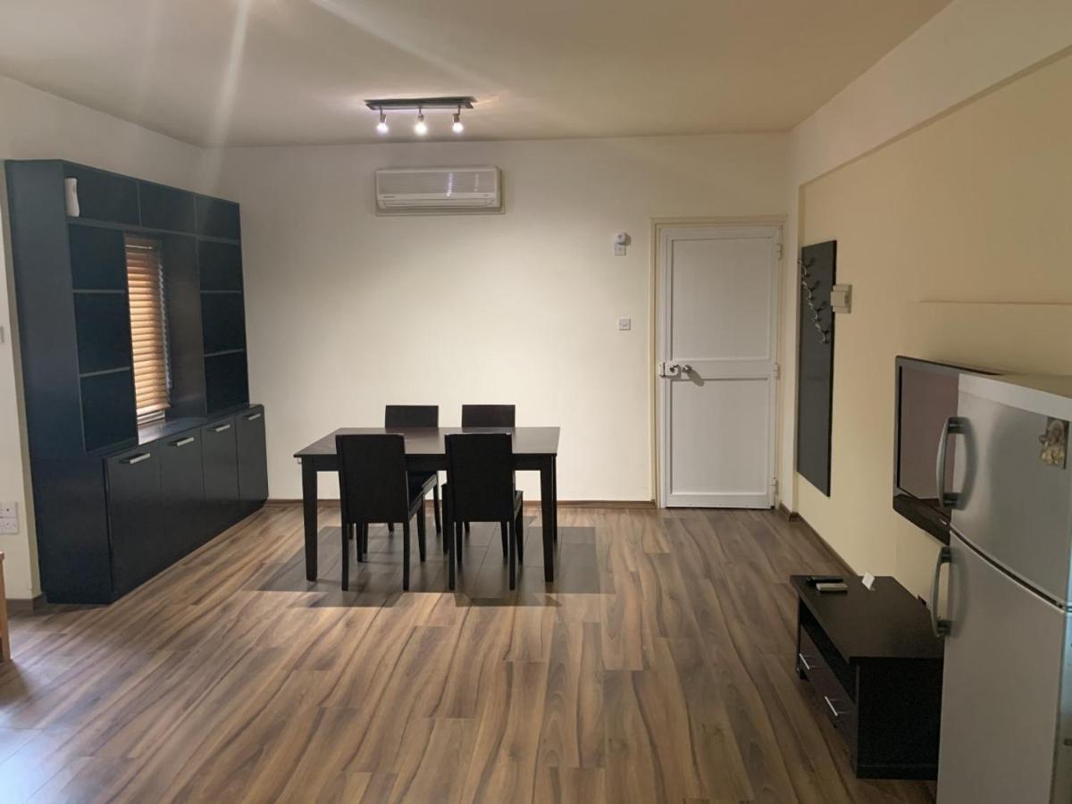 Kika Court 2 Apartment Paralimni Bagian luar foto
