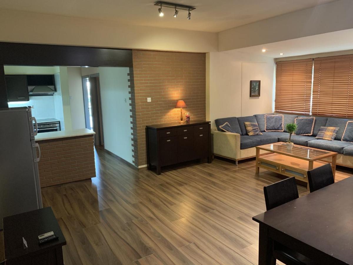 Kika Court 2 Apartment Paralimni Bagian luar foto