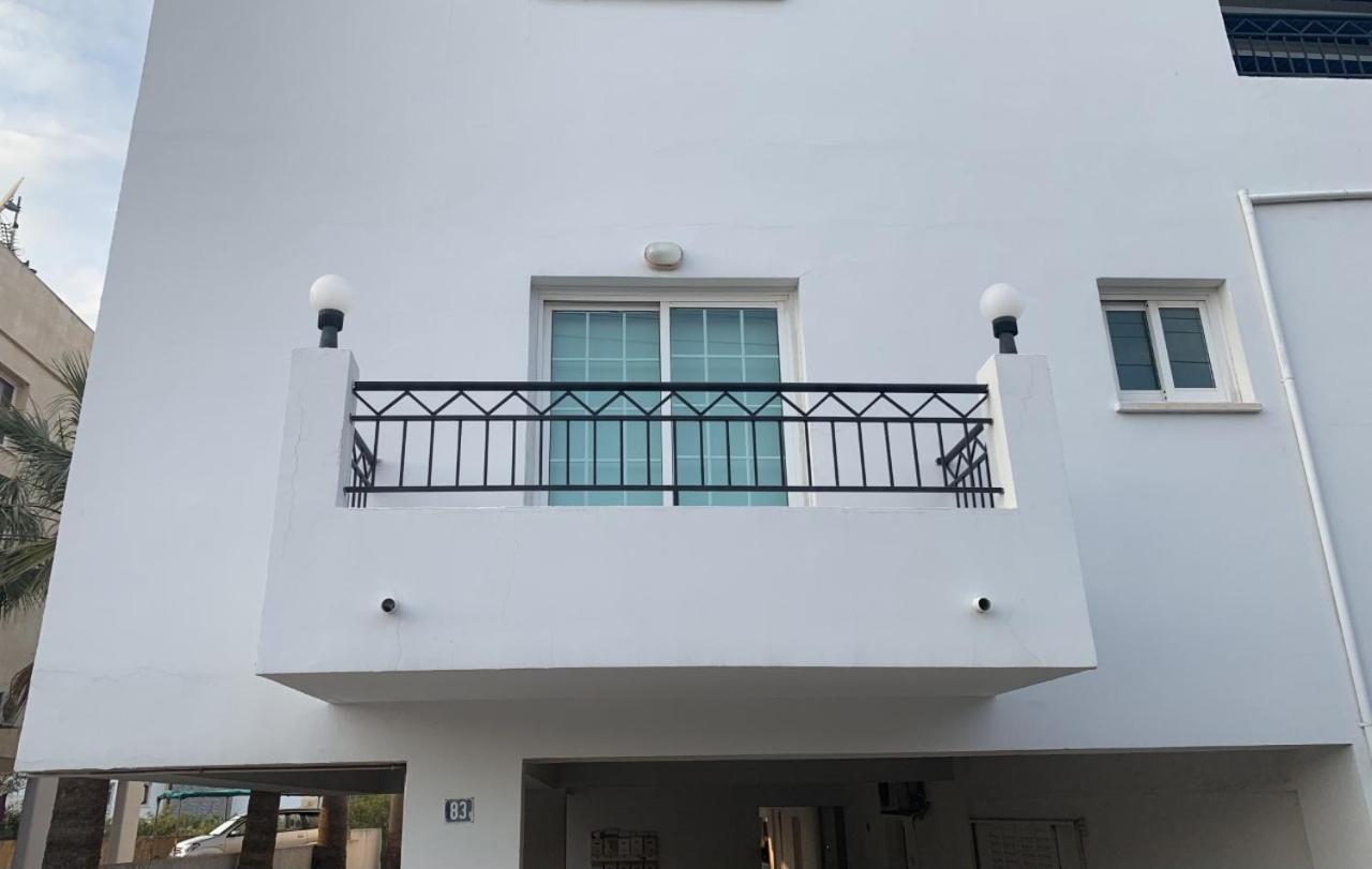 Kika Court 2 Apartment Paralimni Bagian luar foto